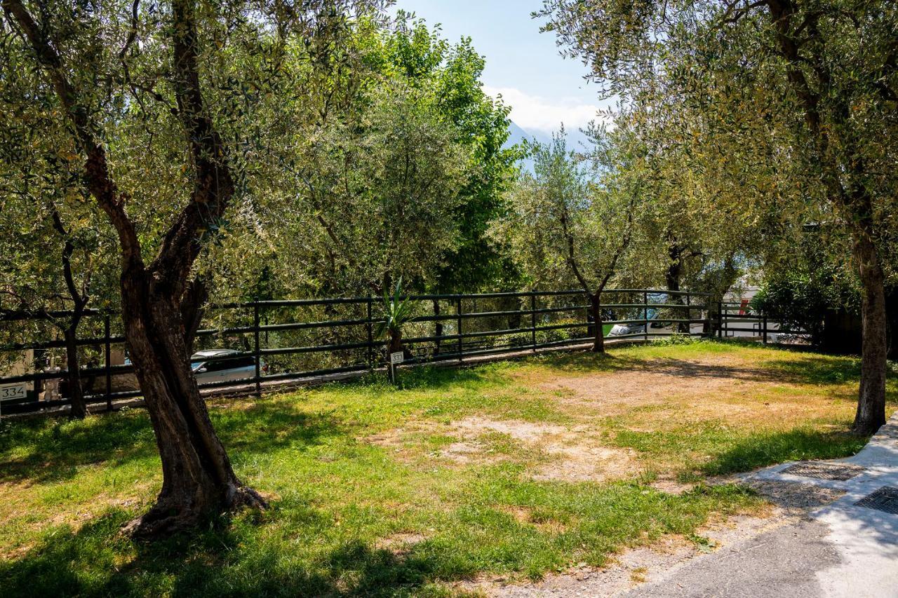 Camping Park Garda Limone sul Garda Exterior foto