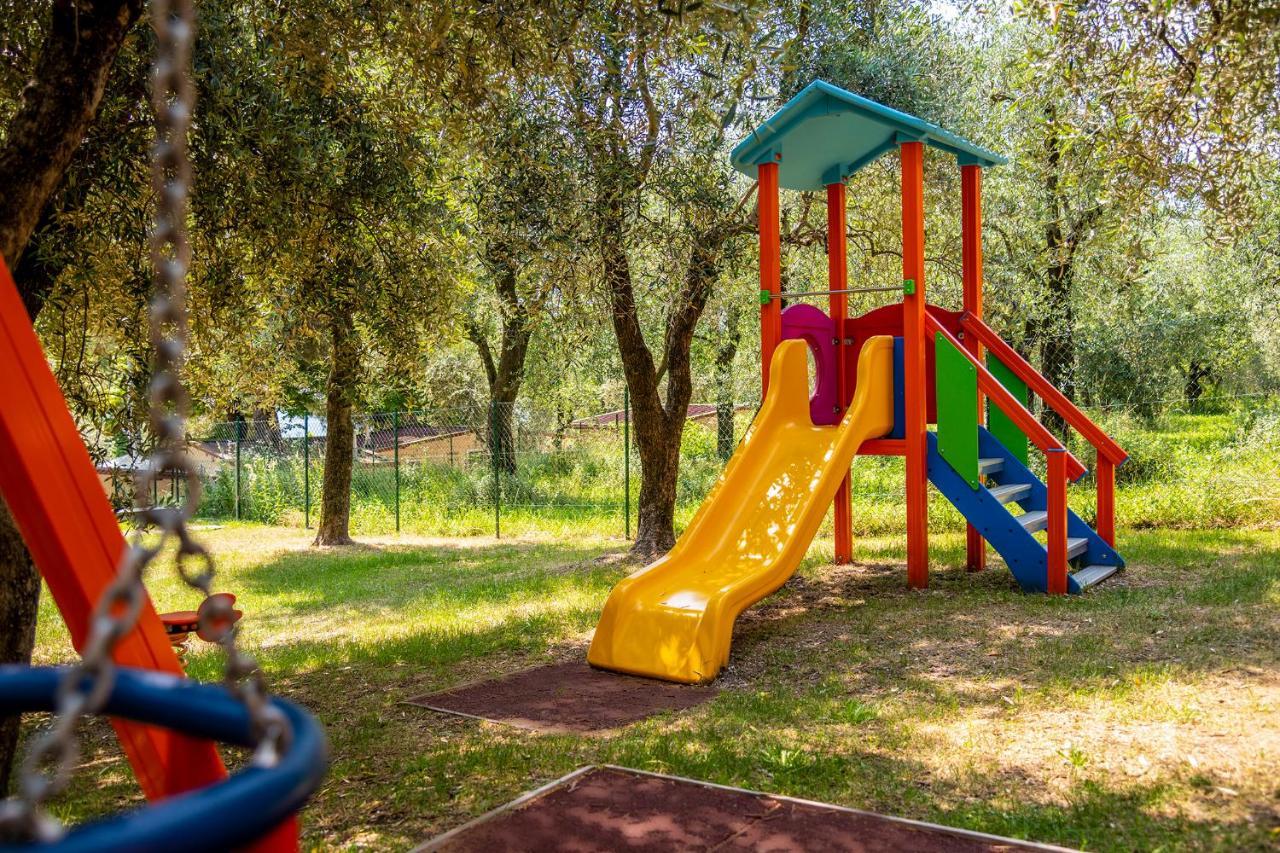 Camping Park Garda Limone sul Garda Exterior foto