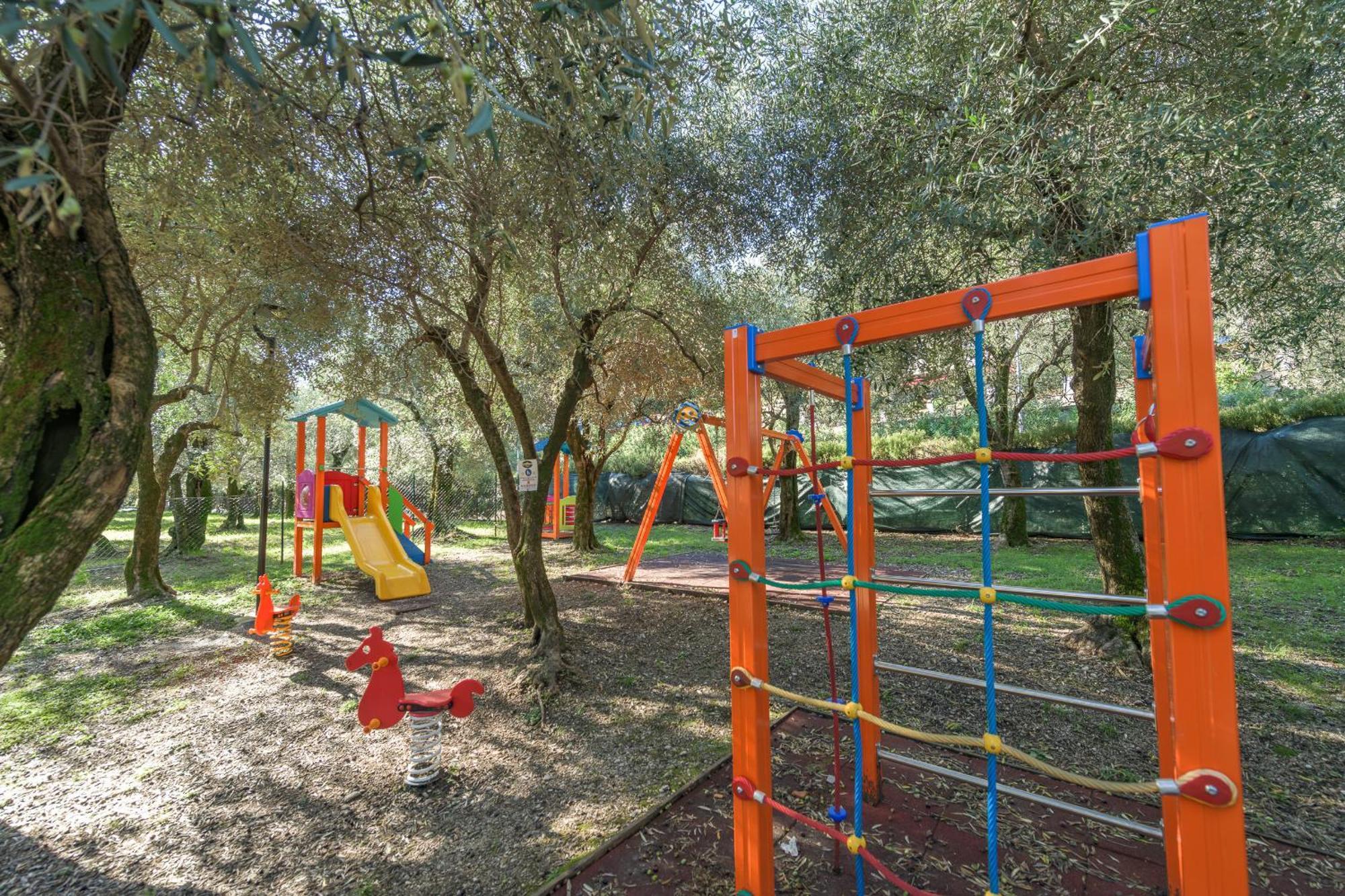 Camping Park Garda Limone sul Garda Exterior foto