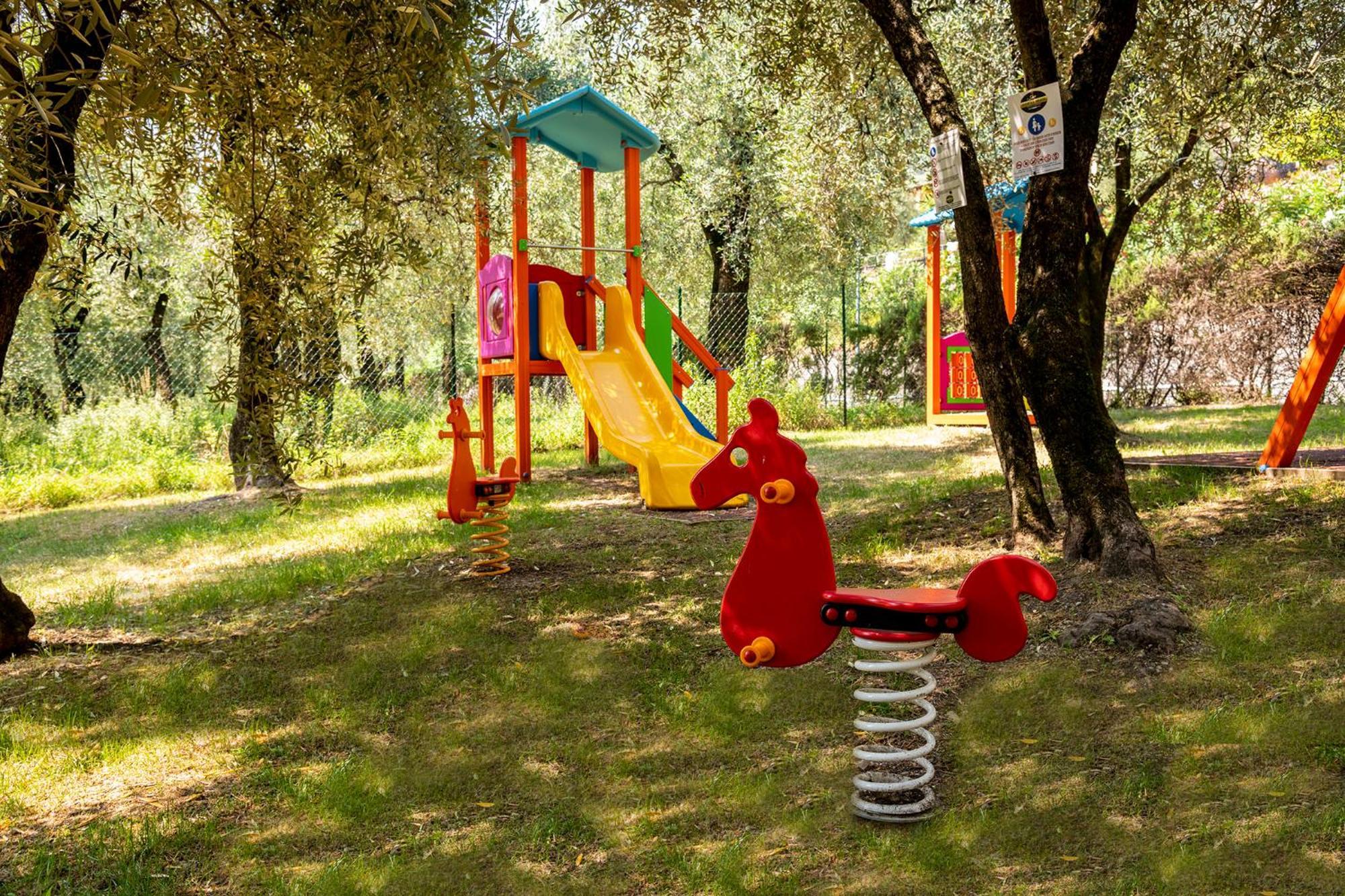 Camping Park Garda Limone sul Garda Exterior foto