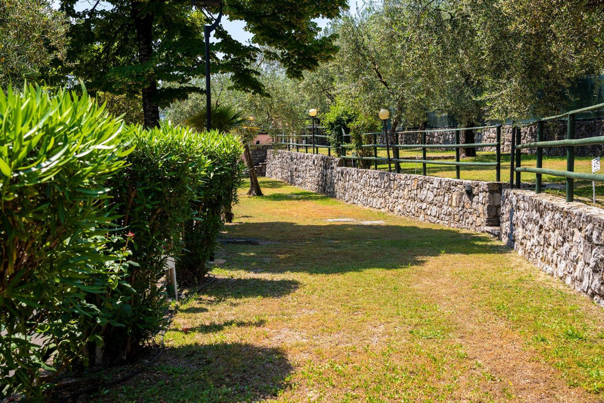Camping Park Garda Limone sul Garda Exterior foto